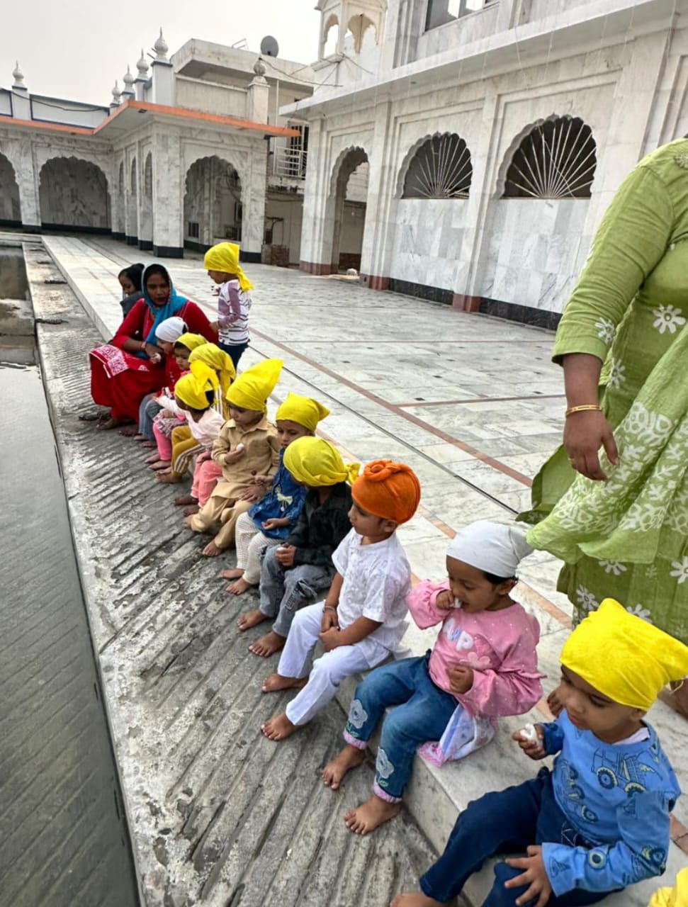 Gurudwara visit by school children
